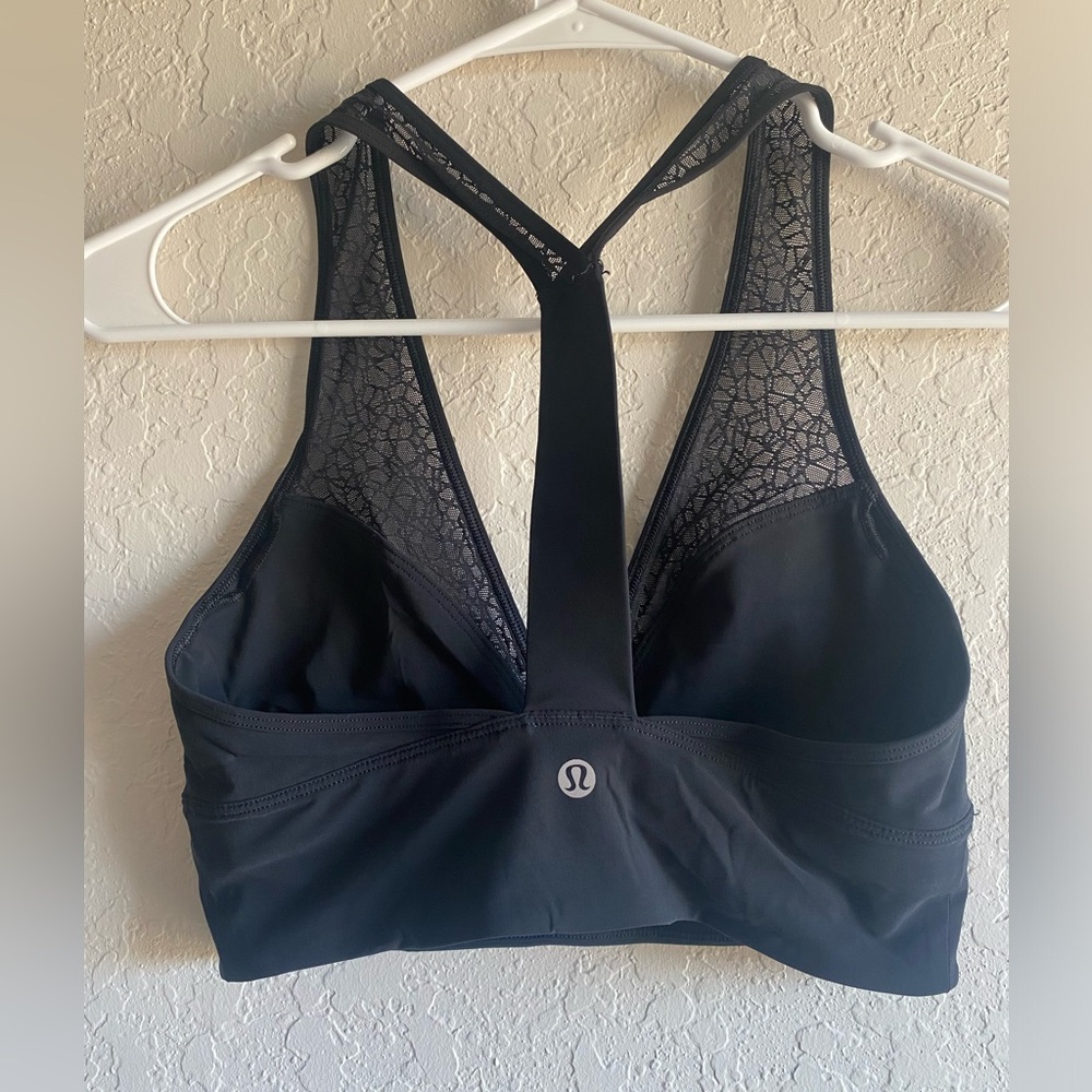 Lululemon Twist & Train Bra in Black ~ Size 4 - Picture 8 of 10